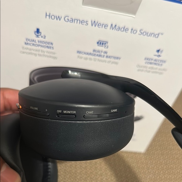 PlayStation Pulse 3D Wireless Headset - Picture 7 of 16